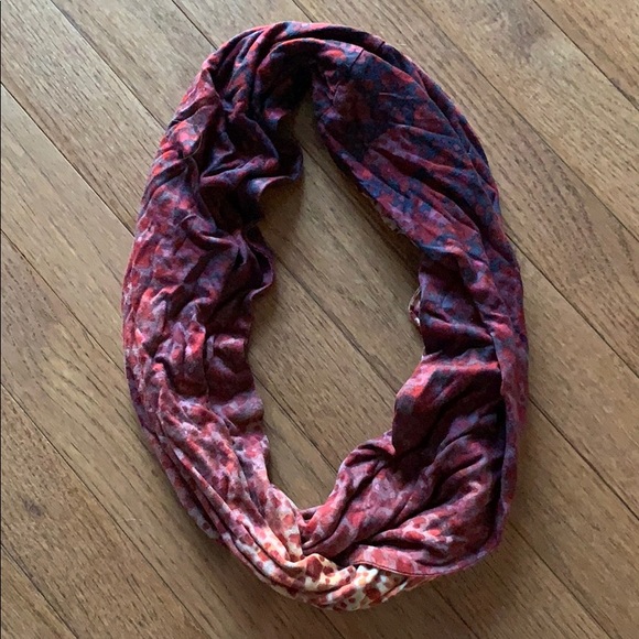 Watercolor print infinity scarf - Picture 3 of 3